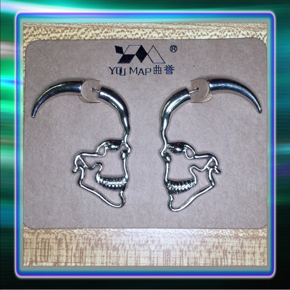Silver Silouhette Skull Earrings - Picture 2 of 5